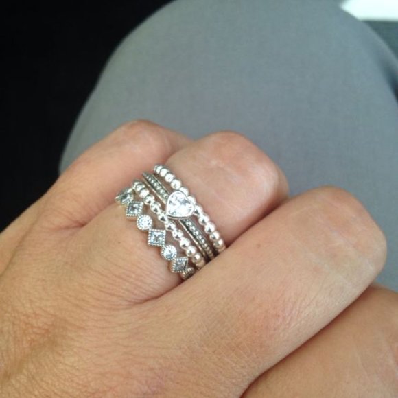 Pandora Alluring Brilliant Princess Ring - Picture 5 of 16